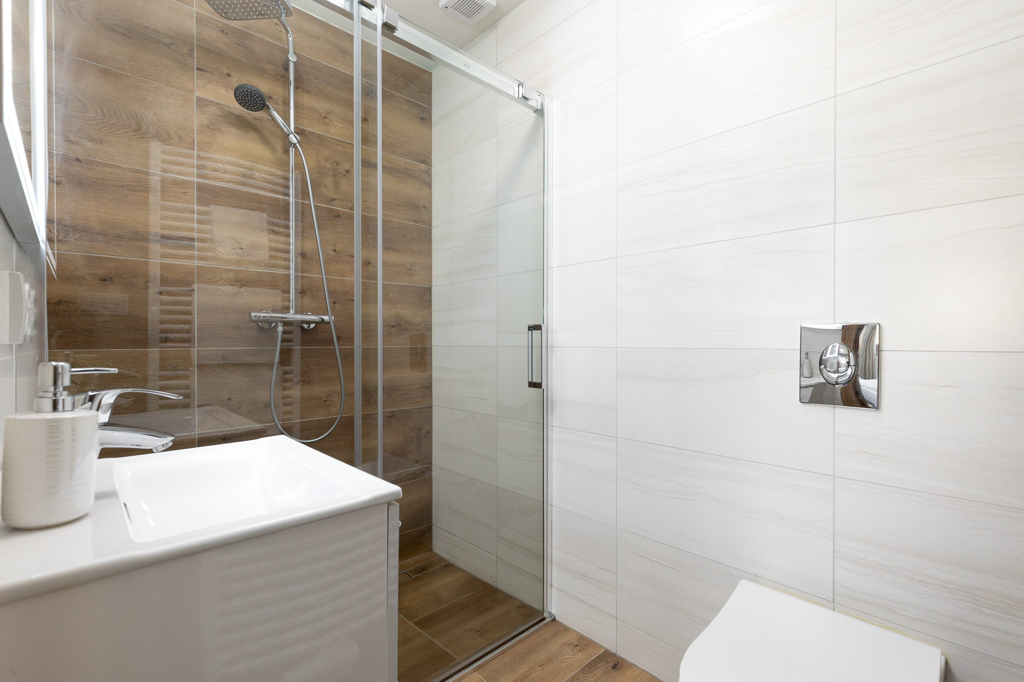 Deluxe twin room for 2 guests